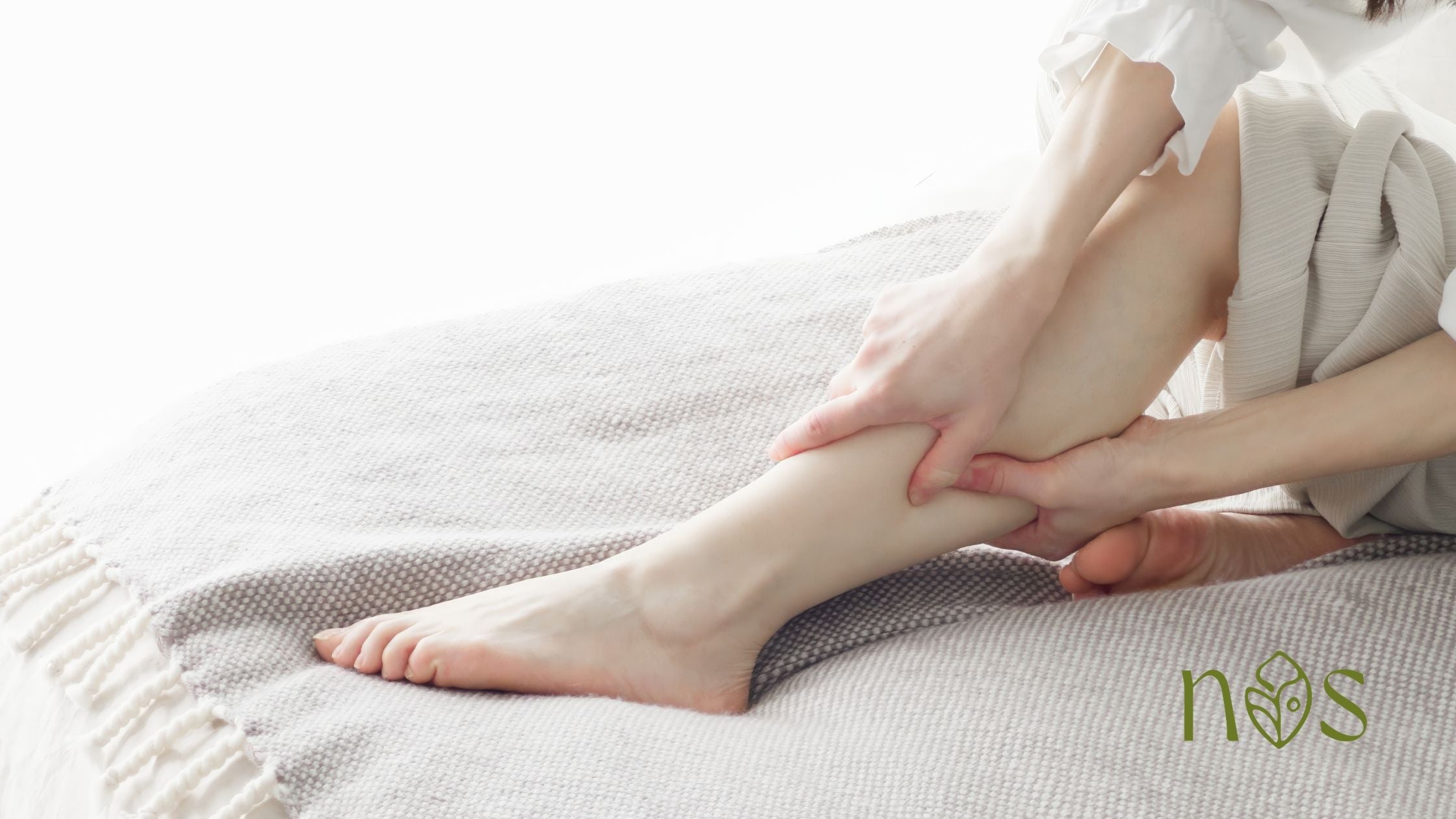 ¿Por qué tus pies se hinchan en verano (y cómo evitarlo de forma natural)?