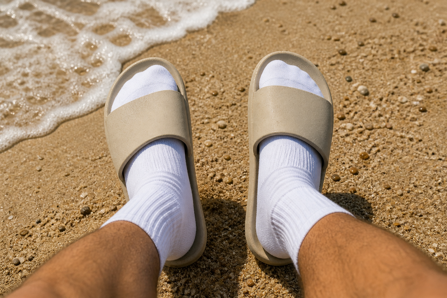 Calcetines con chanclas: el hábito que desconcierta